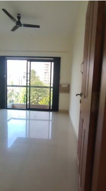Bedroom in 2 BHK Apartment at Lucky House, Chembur – for Rent