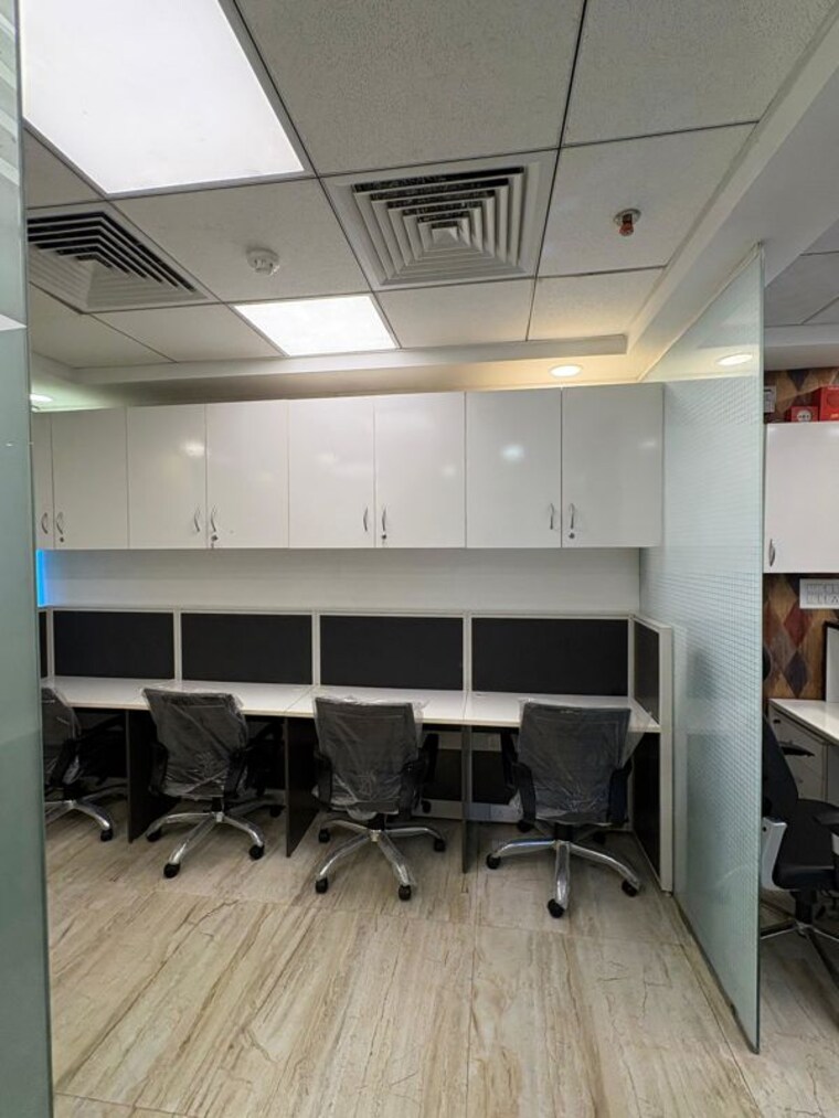Team Area, sector 16 Commercial Office Space 600 Sq.Ft. In Sector 16 Noida 9691318