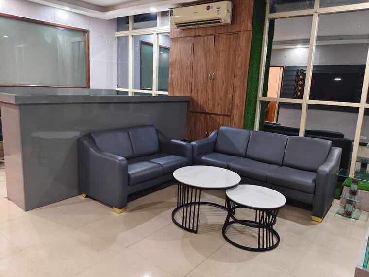 Living Room, sector 63 Commercial Office Space 1600 Sq.Ft. In Sector 63 Noida 9690975
