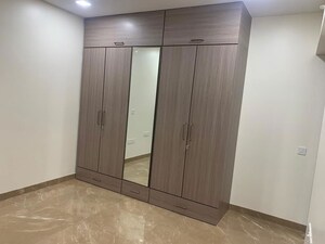 Room in 3 BHK Apartment at Shapoorji Pallonji The Designate, Khar West – for Rent