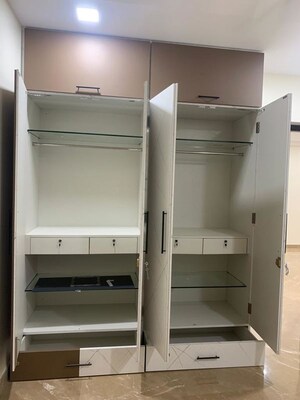 Furnished Amenities in 3 BHK Apartment at Shapoorji Pallonji The Designate, Khar West – for Rent