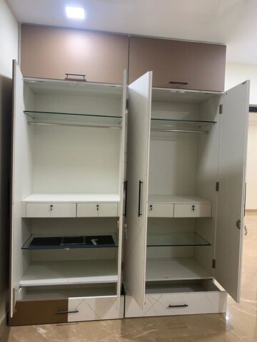 Furnished Amenities in 3 BHK Apartment at Shapoorji Pallonji The Designate, Khar West – for Rent