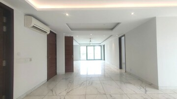 Building Lobby in 4 BHK Builder Floor at Sector 14 – for Sale