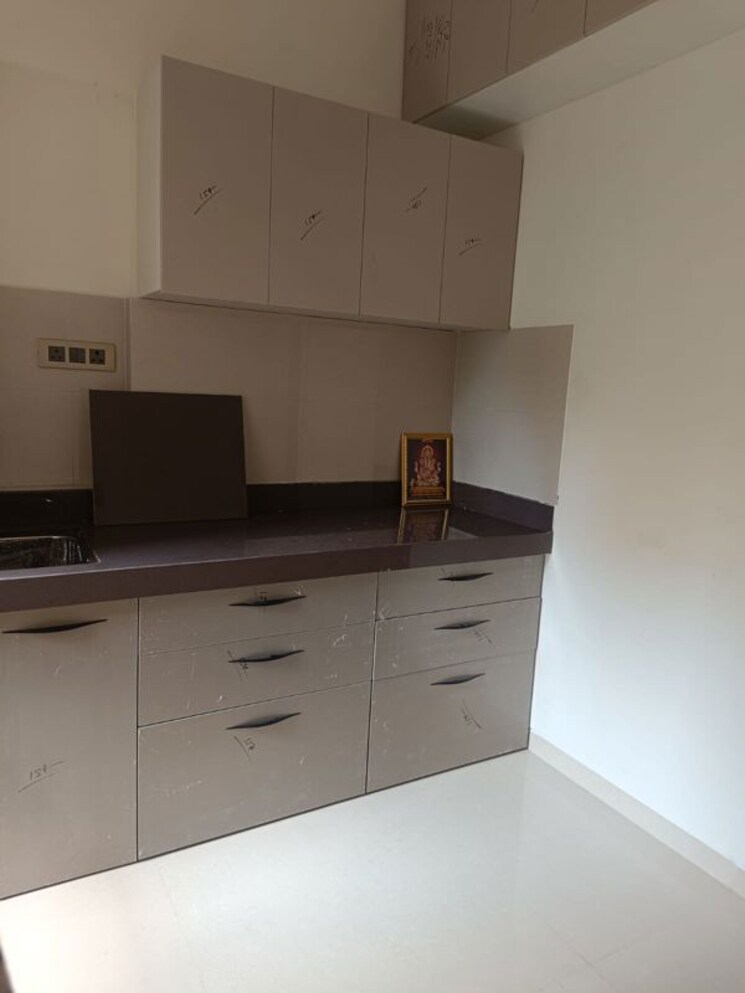 Kitchen, je-and-vee-om-trimurti 1 Bedroom 550 Sq.Ft. Apartment In Malad East Mumbai 9691618