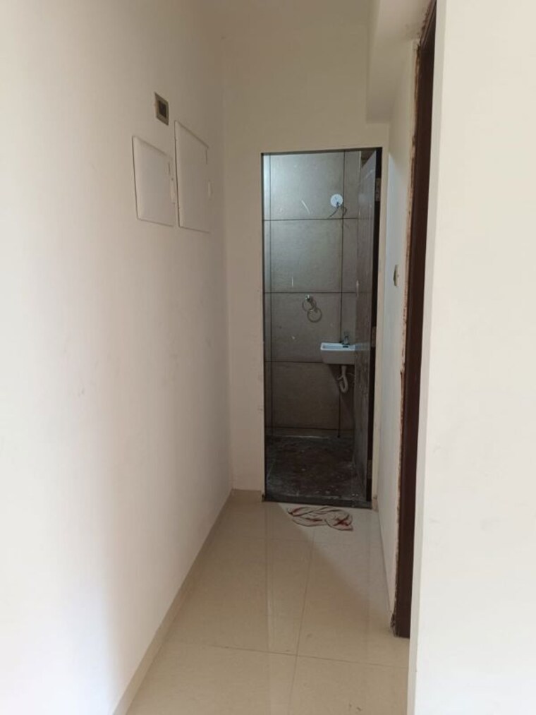 Bathroom, je-and-vee-om-trimurti 1 Bedroom 550 Sq.Ft. Apartment In Malad East Mumbai 9691618