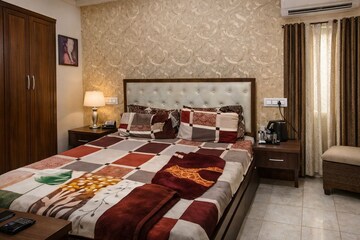 6+ BHK Independent House For Sale in Sector 14