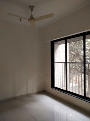 Room in 1 BHK Apartment at Bhoomi Samarth, Goregaon East – for Rent