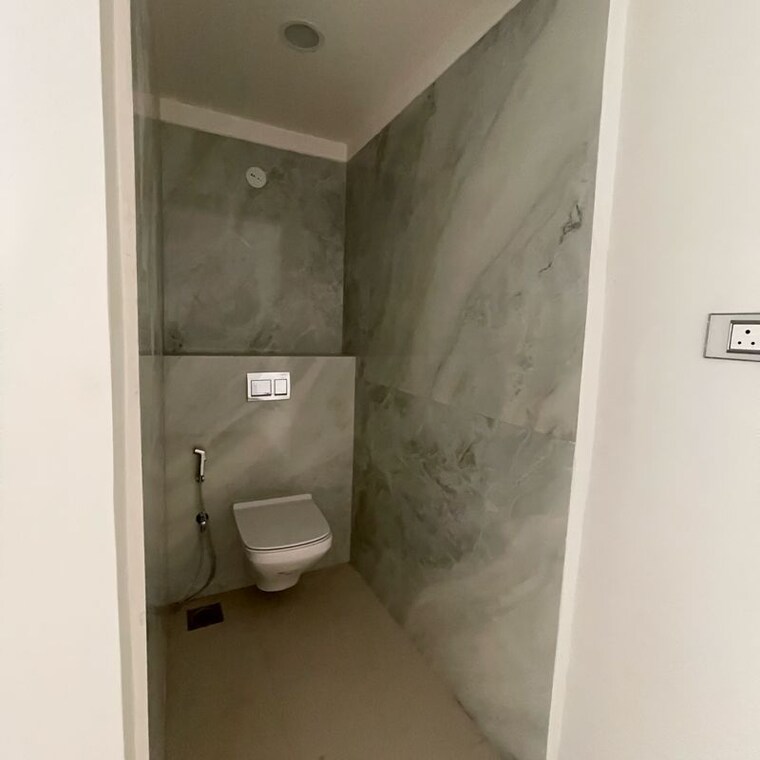 Bathroom, juhu 4 Bedroom 1734 Sq.Ft. Apartment In Juhu Mumbai 9474499