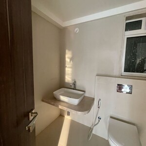 Bathroom in 4 BHK Apartment at Juhu – for Sale