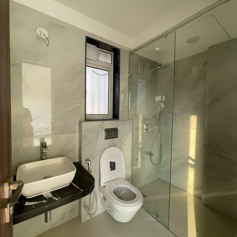 Bathroom, juhu 4 Bedroom 1734 Sq.Ft. Apartment In Juhu Mumbai 9474499