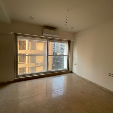 Room in 4 BHK Apartment at Juhu – for Sale