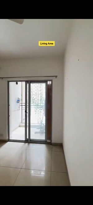 Room in 2.5 BHK Apartment at Gulshan Bellina, Sector 16 Greater Noida – for Sale
