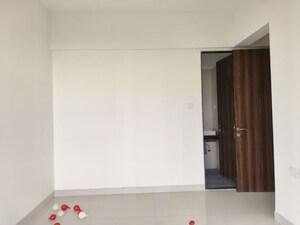 Room in 2 BHK Apartment at Sheth Avante, Kanjurmarg West – for Rent