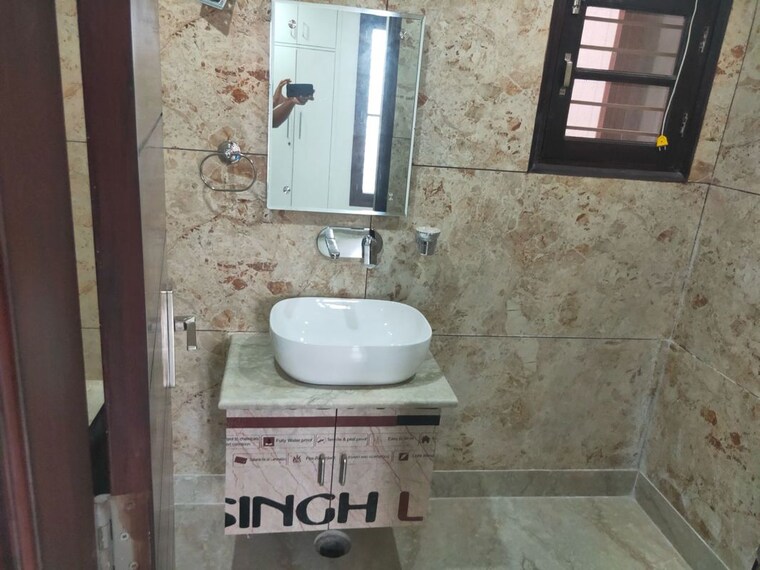 Bathroom, sushant-lok-2 3 Bedroom 300 Sq.Yd. Builder Floor In Sector 57 Gurgaon 9691971