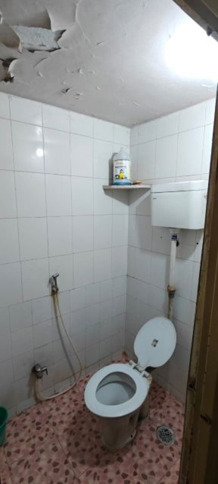 Bathroom, mig-colony-gokhalenagar 1.5 Bedroom 850 Sq.Ft. Apartment In Gokhalenagar Pune 9690039