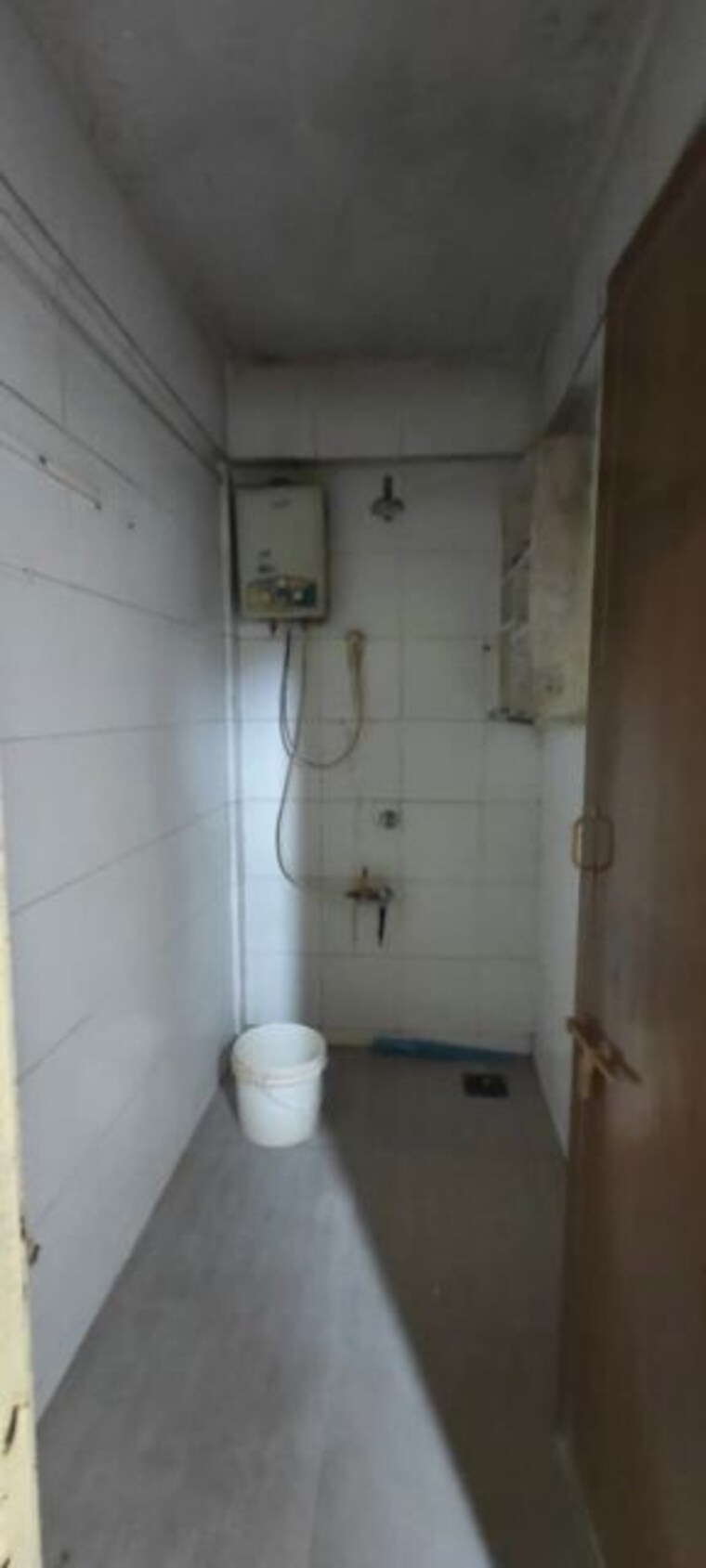 Bathroom, mig-colony-gokhalenagar 1.5 Bedroom 850 Sq.Ft. Apartment In Gokhalenagar Pune 9690039