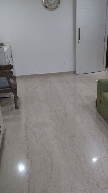 Room in 2 BHK Apartment at Kanakia Silicon Valley, Powai – for Rent