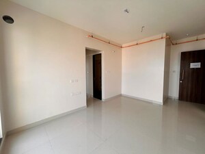 Room in 2 BHK Apartment at Sheth Avante, Kanjurmarg West – for Rent
