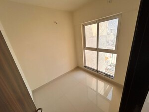 Room in 2 BHK Apartment at Sheth Avante, Kanjurmarg West – for Rent