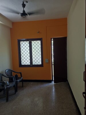 Room in 2 BHK Apartment at Thiruvanmiyur – for Rent