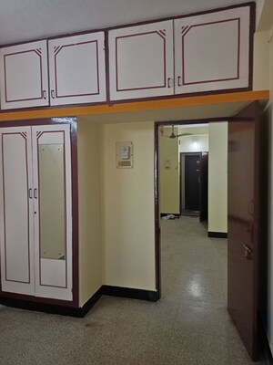 Room in 2 BHK Apartment at Thiruvanmiyur – for Rent