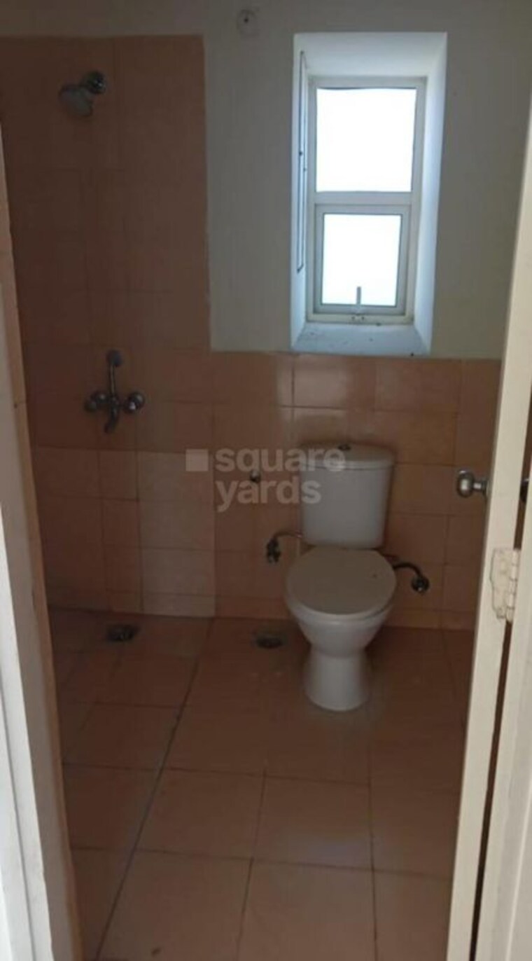 Bathroom, paras-tierea 2 Bedroom 925 Sq.Ft. Apartment In Sector 137 Noida 9692903