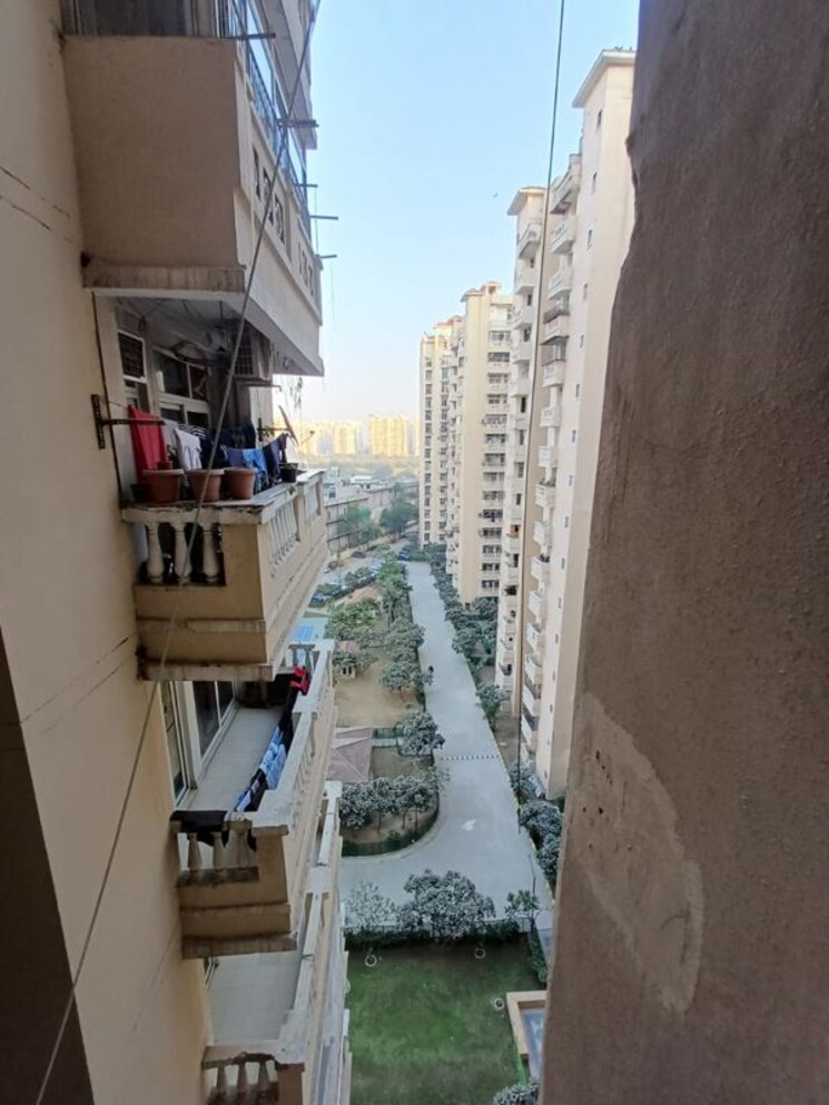 Exterior View, amrapali-silicon-city 2 Bedroom 1180 Sq.Ft. Apartment In Sector 76 Noida 9692559