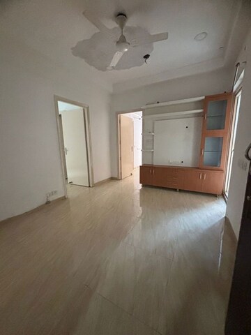 Room in 2 BHK Apartment at Gaur City 2 - 14th Avenue, Sector 16c Greater Noida – for Sale