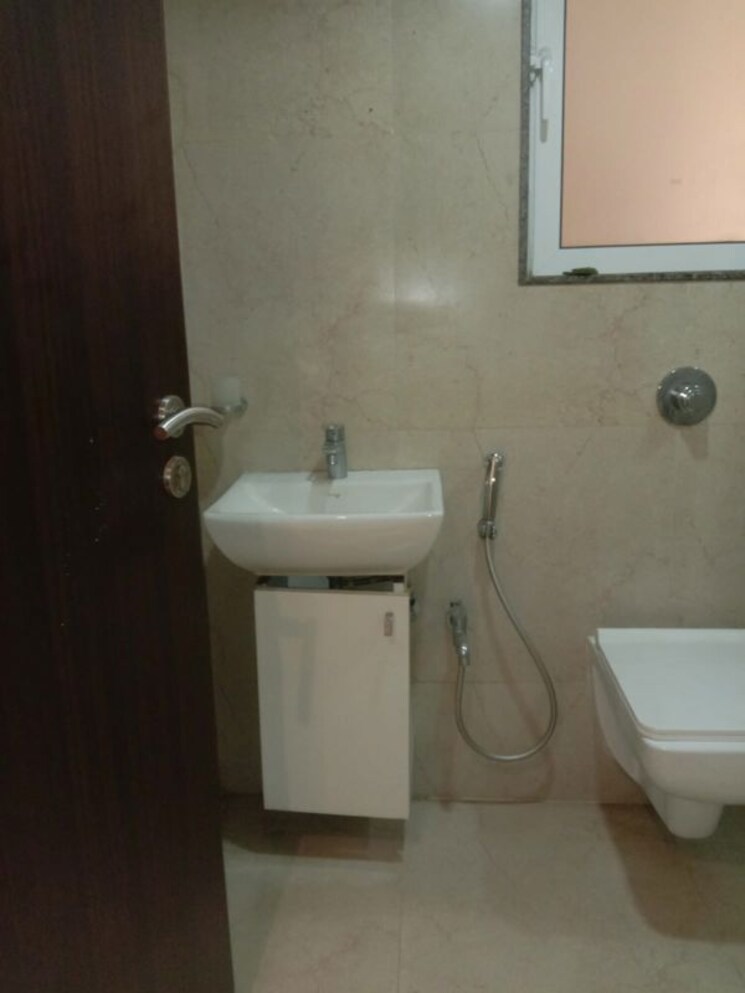 Bathroom, bhakti-park-anand-nagar 2 Bedroom 800 Sq.Ft. Apartment In Anand Nagar Thane 9693091