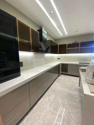 Kitchen in 4 BHK Builder Floor at BPTP Parkland Pride, Sector 77 – for Sale