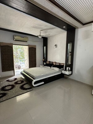Bedroom in 4 BHK Villa at Science City – for Sale
