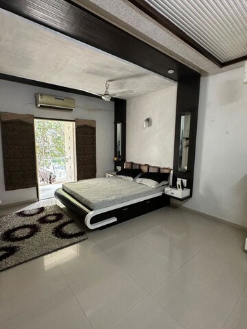Bedroom in 4 BHK Villa at Science City – for Sale