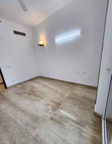 Room in 2 BHK Apartment at Supertech Supernova Nova Residences, Sector 94 – for Rent