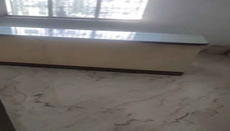 Other, khar west Commercial Office Space 500 Sq.Ft. In Khar West Mumbai 9693967