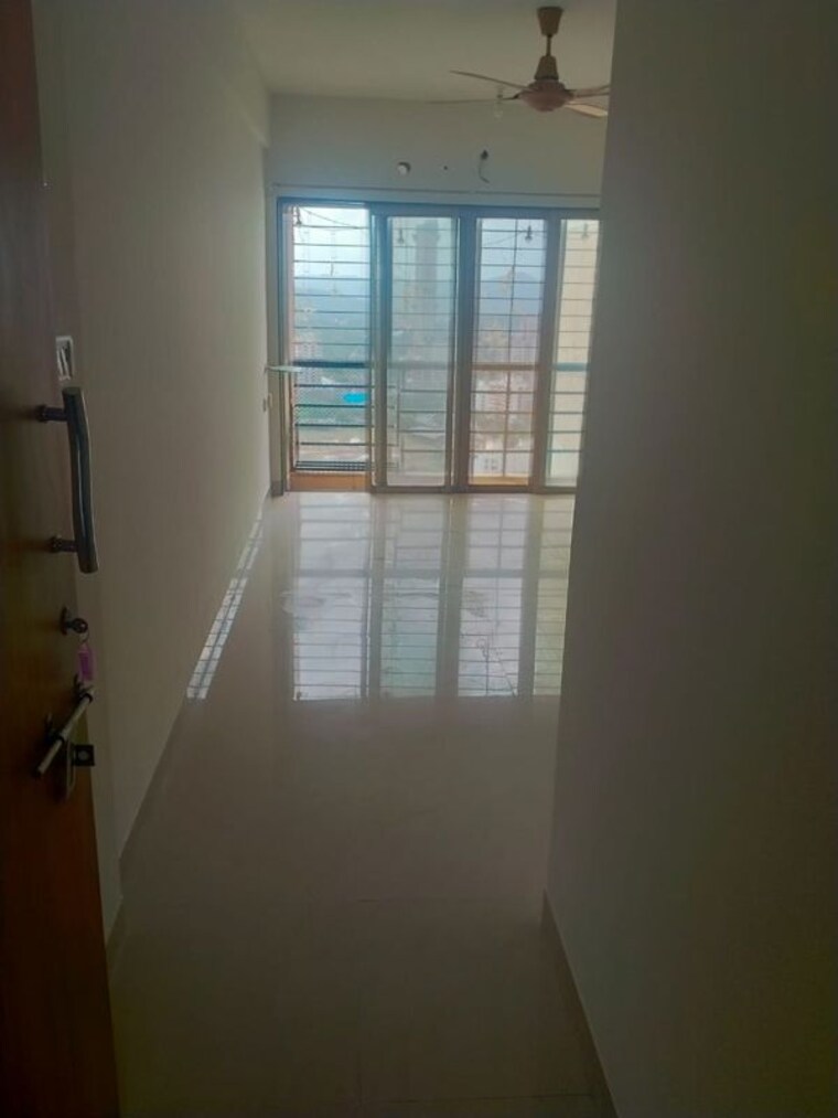 Room, rosa-gardenia 1.5 Bedroom 550 Sq.Ft. Apartment In Ghodbunder Road Thane 9694075