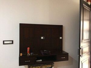 Furnished Amenities in 3.5 BHK Apartment at Sector 44 – for Sale