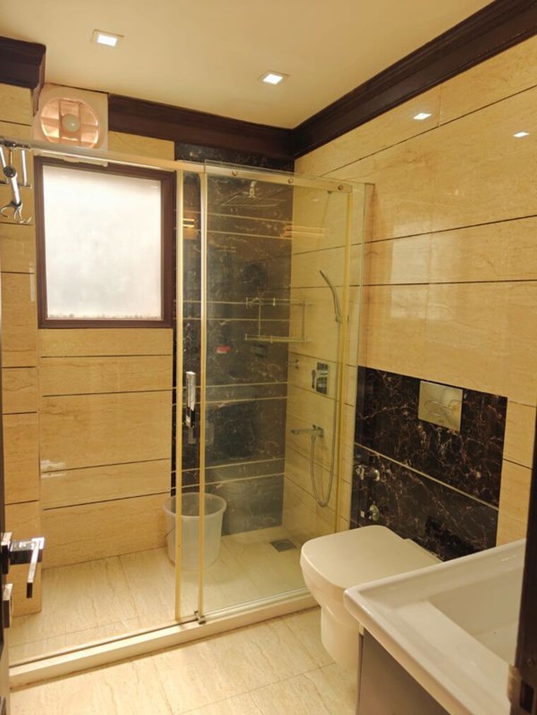 Attached Bathroom, sector 44 3.5 Bedroom 1600 Sq.Ft. Apartment In Sector 44 Chandigarh 9694634