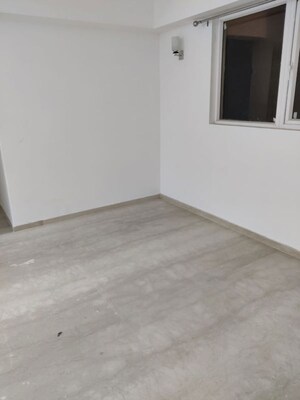 Room in 2.5 BHK Apartment at Umang Winter Hills, Sector 77 – for Sale