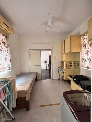 Bedroom in 1 BHK Apartment at Bandra West – for Rent