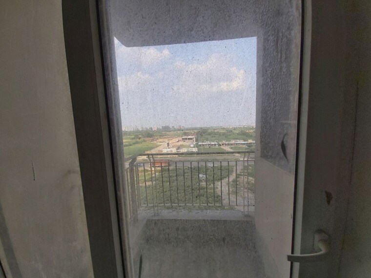 Bathroom, bptp-discovery-park 2 Bedroom 950 Sq.Ft. Apartment In Sector 80 Faridabad 9694677