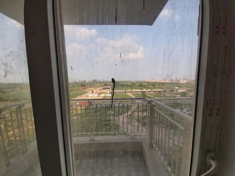 Balcony, bptp-discovery-park 2 Bedroom 950 Sq.Ft. Apartment In Sector 80 Faridabad 9694677