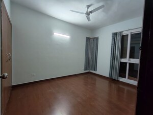 Room in 2.5 BHK Apartment at Umang Winter Hills, Sector 77 – for Sale