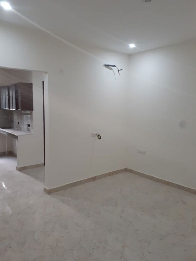 Room, sector 10a 2 Bedroom 1523 Sq.Ft. Independent House In Sector 10a Gurgaon 9694923