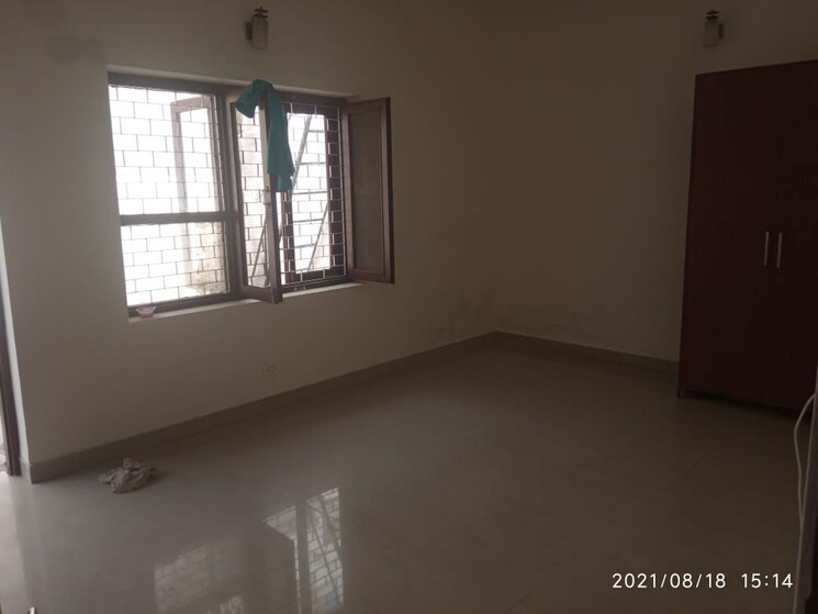 Room, sector 10a 2 Bedroom 1426 Sq.Ft. Independent House In Sector 10a Gurgaon 9695030