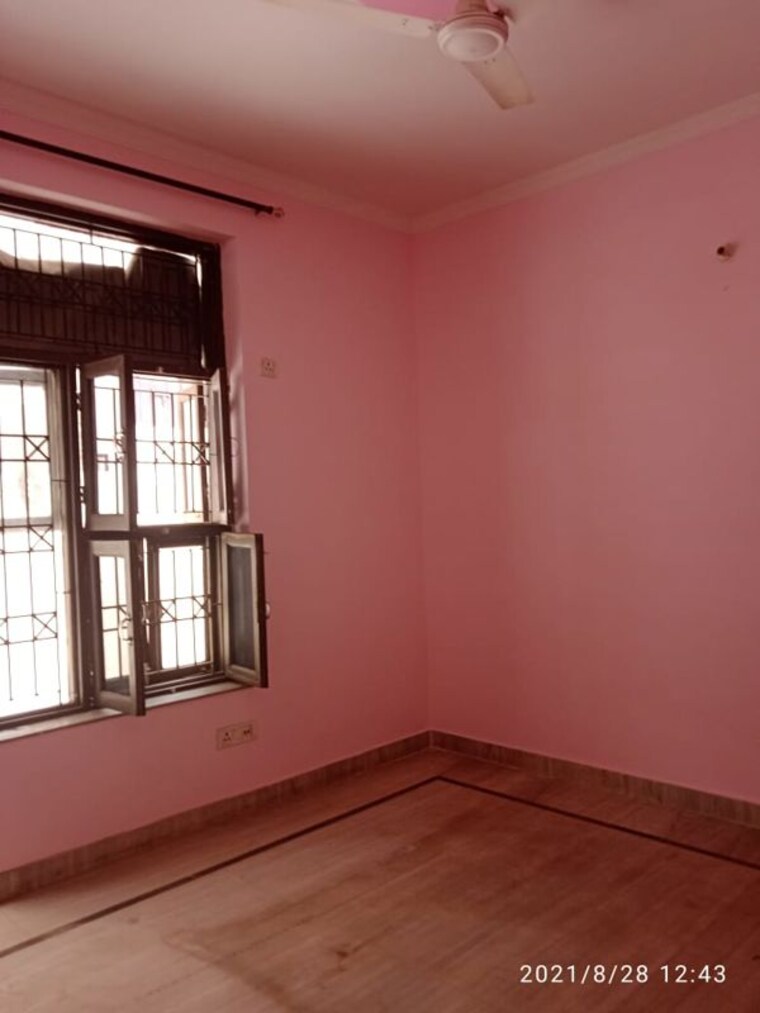 Room, sector 10a 2 Bedroom 1426 Sq.Ft. Independent House In Sector 10a Gurgaon 9695030