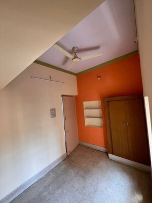 Room in 2 BHK Builder Floor at Venkatapura – for Rent