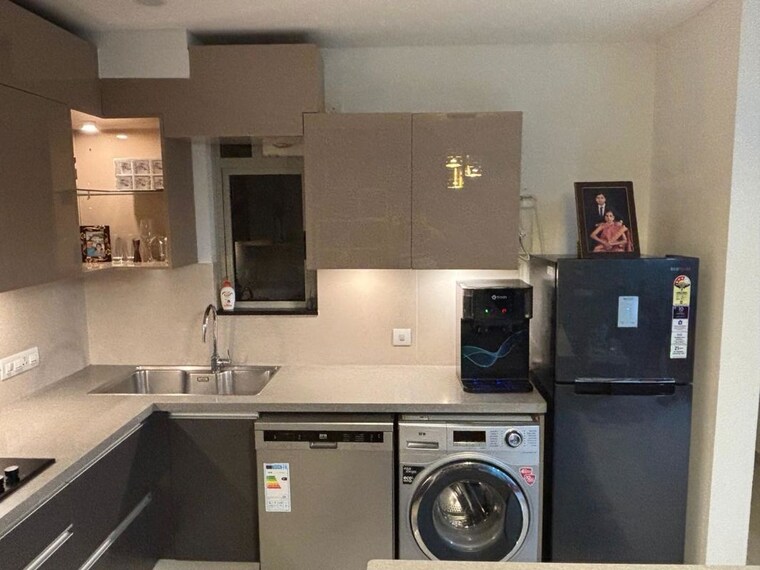 Kitchen, emaar-the-vilas 5 Bedroom 5000 Sq.Ft. Apartment In Sector 25 Gurgaon 9695239