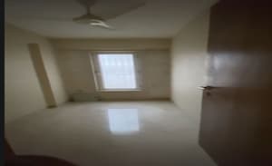 Room in 3 BHK Apartment at Kandivali West – for Sale