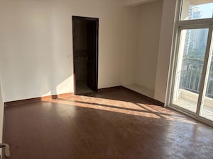 Room in 3 BHK Apartment at Amrapali Princely Estate, Sector 76 – for Sale