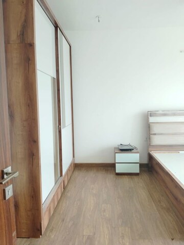 Room in 2 BHK Apartment at Piramal Revanta Tower 2, Mulund West – for Sale